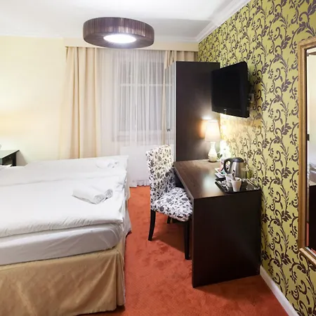 Pytloun Design Self Check-in 4*