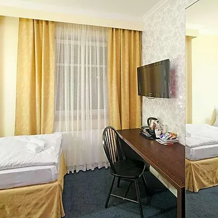 Pytloun Design Self Check-in 4*
